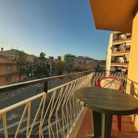 Diana Apartamento Con Terraza Muy Cerca Del Mar Pineda de Mar Eksteriør bilde