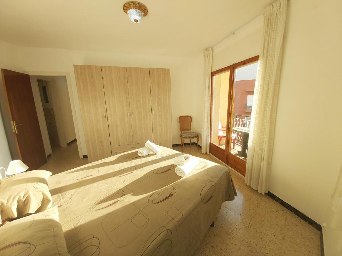 Diana Apartamento Con Terraza Muy Cerca Del Mar Pineda de Mar Eksteriør bilde